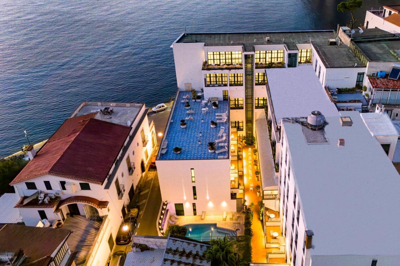Panorama Palace Hotel Meta Exterior photo