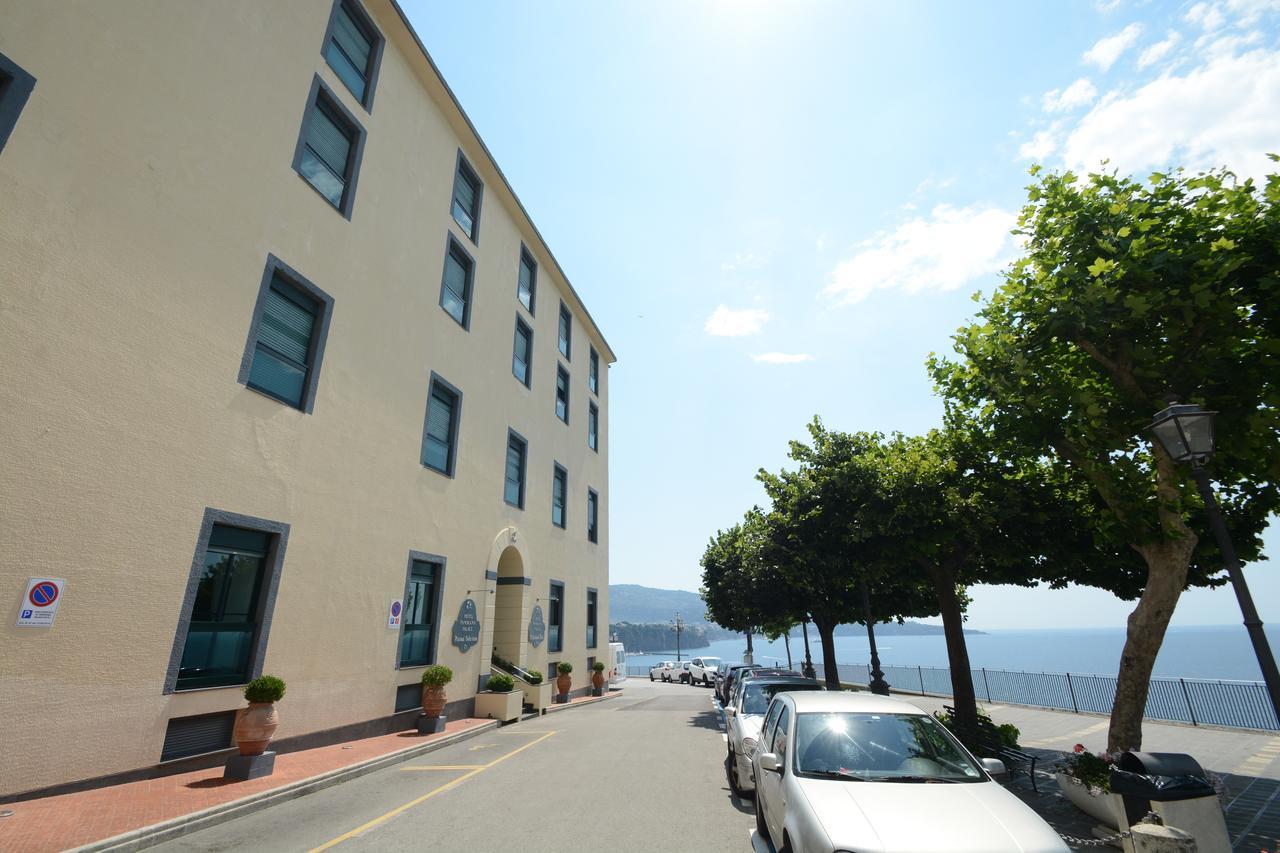 Panorama Palace Hotel Meta Exterior photo